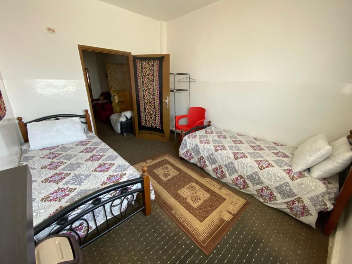 Petra Family House Bed & Breakfast Bagian luar foto